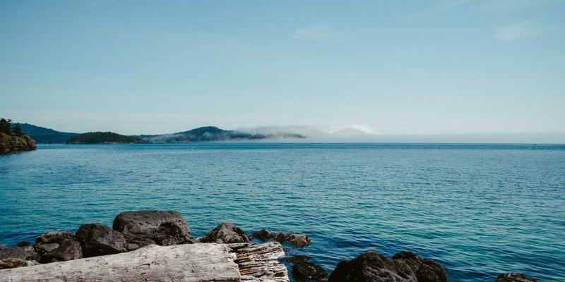 AR/VR技术如何重塑电商体验：从虚拟试穿到沉浸式购物场景构建，保障51F2F在线交易与安全支付