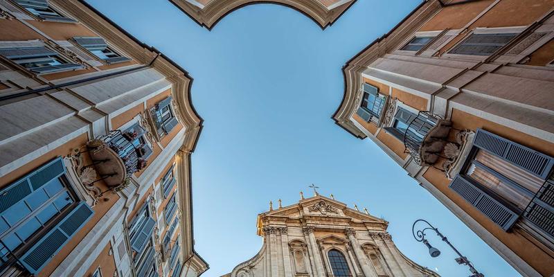 优化移动端用户体验：如何通过安全支付与B2B策略（如51F2F）提升电商转化率